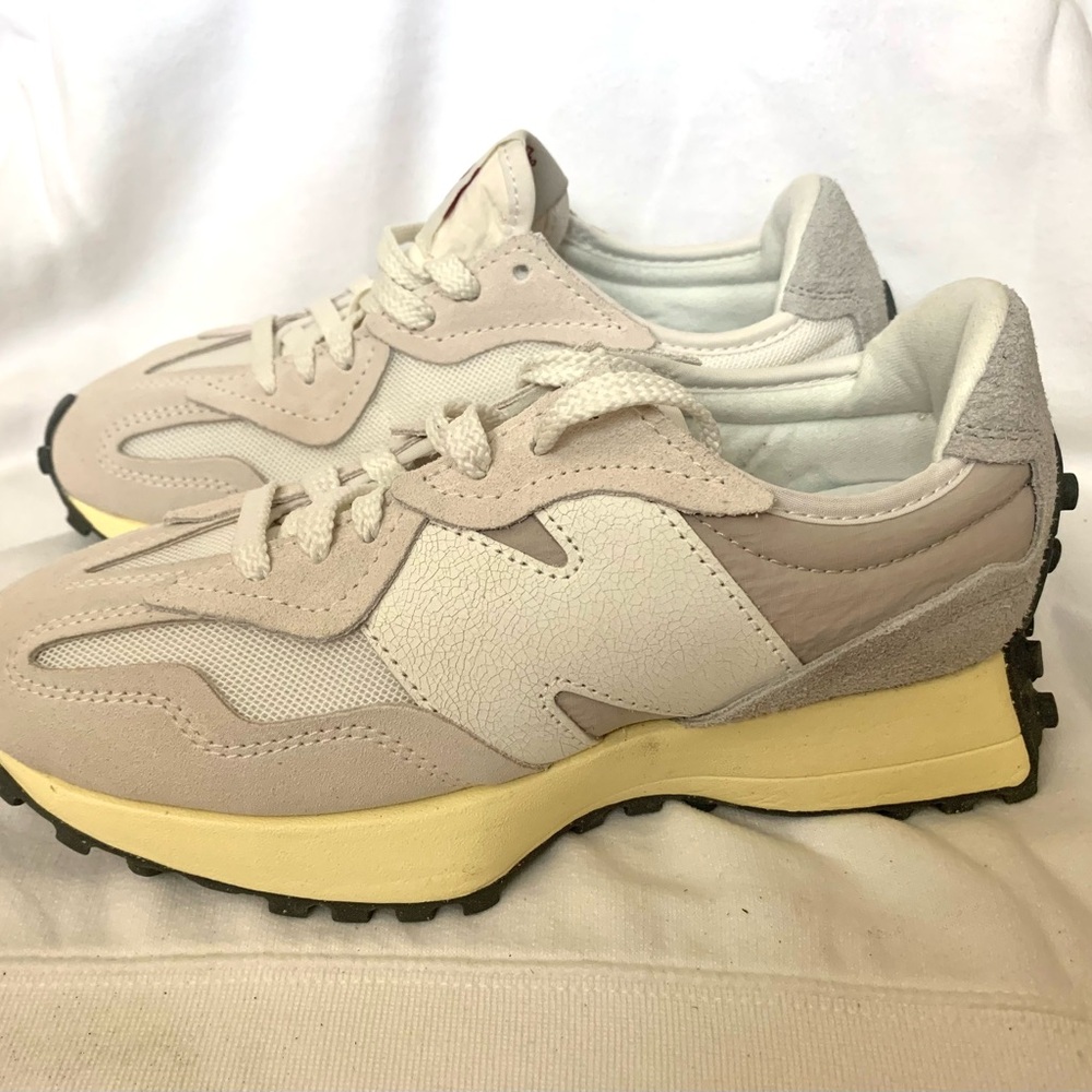 Women's New Balance 327 Sea Salt Beige Sneakers